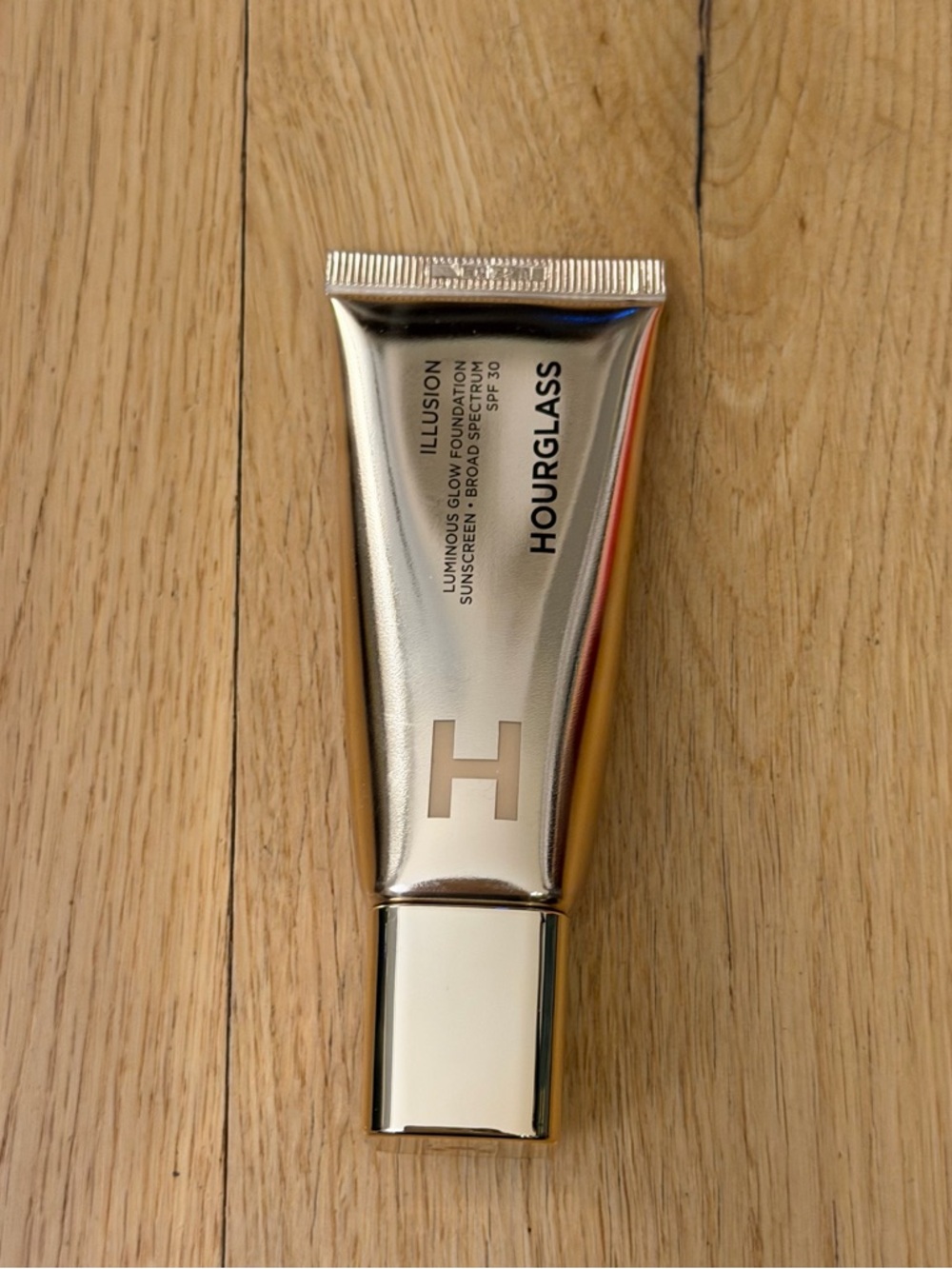 NEW Hourglass Illusion Luminous Glow Foundation - 5